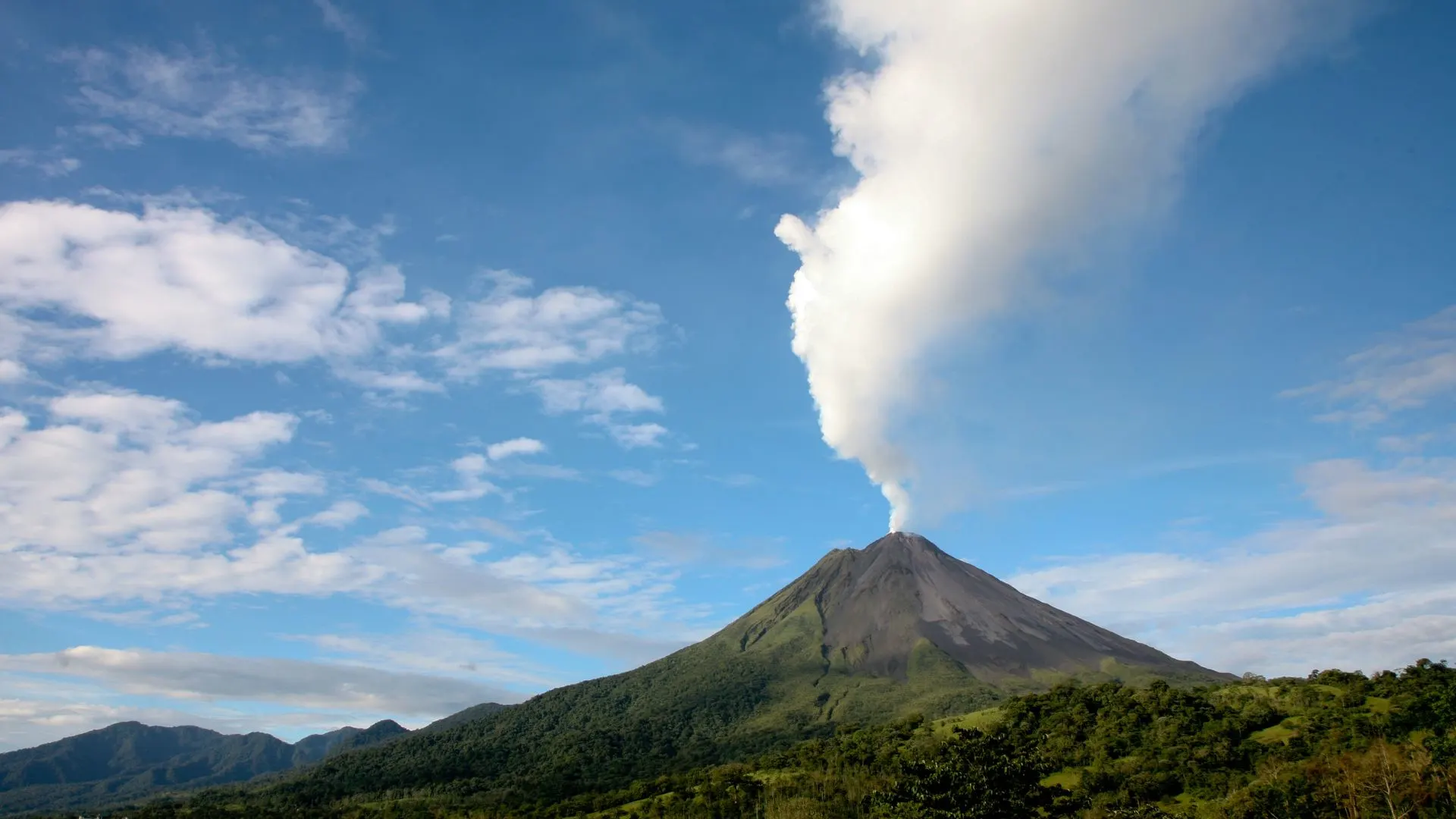 jungle tours near Playa Flamingo - volcan arenal